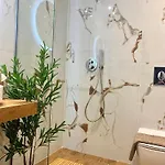 Zoe's Sea View Apartment