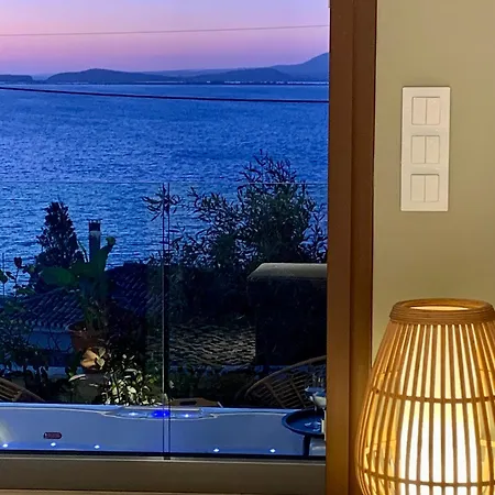 Zoe's Sea View *